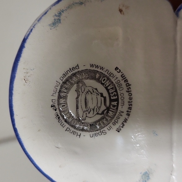 Ceramic hand painted  Vase made in spain  Unique Shape 8.5”x4.5” - Picture 6 of 14